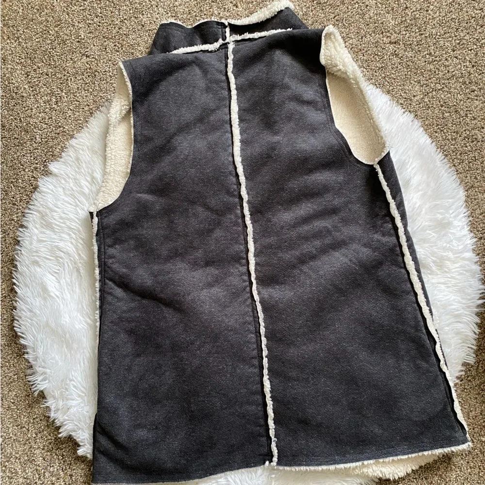 LULAROE Marlow Faux Suede Sherpa Vest Womens Size‎ Medium Gray
